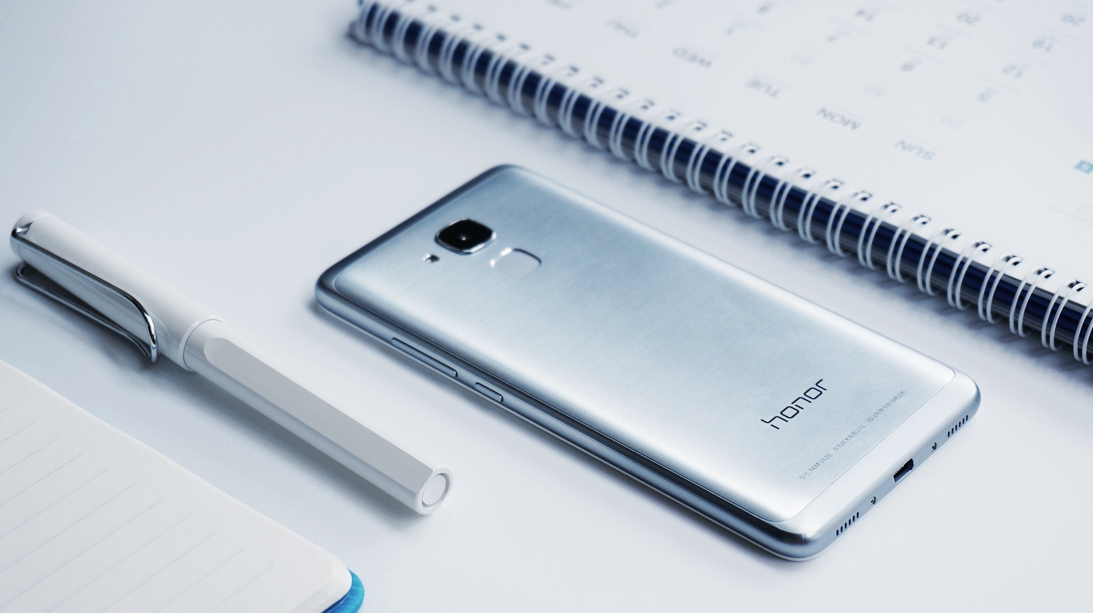 荣耀畅玩5c和荣耀5c,新机快评荣耀畅玩5c快速上手