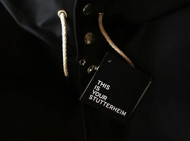 打个屁伞，真·青年就该披上雨衣起来嗨|潮物草坪