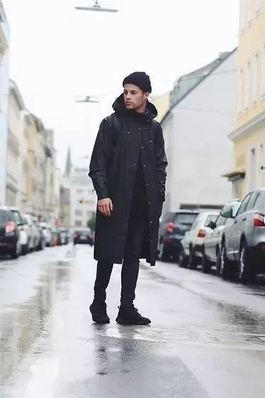 打个屁伞，真·青年就该披上雨衣起来嗨|潮物草坪