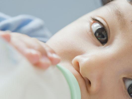 奶粉营养不良可以喂孩子吗 (宝宝营养不足可以喝奶粉吗)