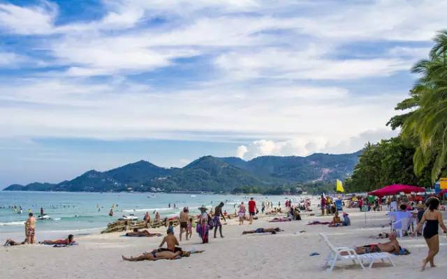 这个20年前无人知晓的小岛，现在竟然成为穷尽想象的魅惑之地！