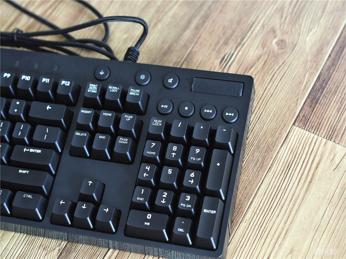 罗技g610青轴和海盗船k68青轴,罗技青轴键盘g610