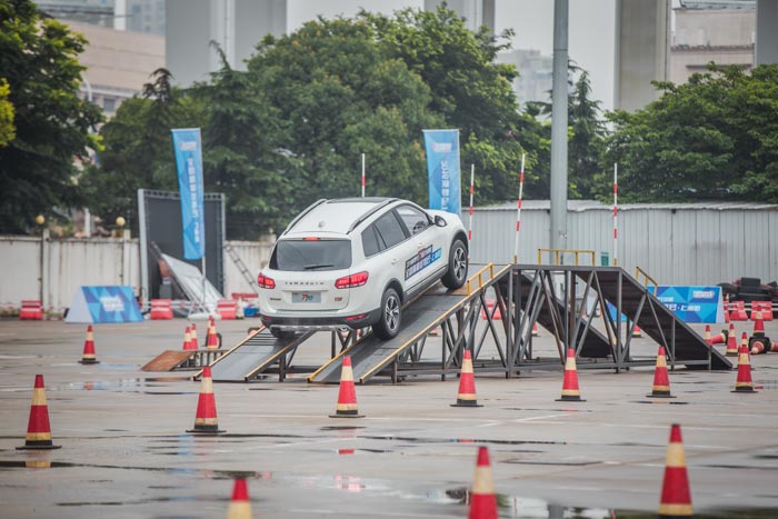 野马t701.5t手动测试,莫欺少年穷讲车