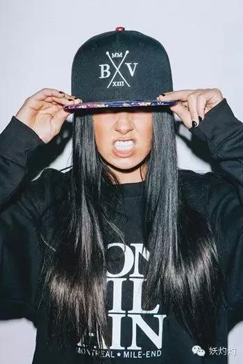 英国皇室帽子设计,英国皇室西装设计师