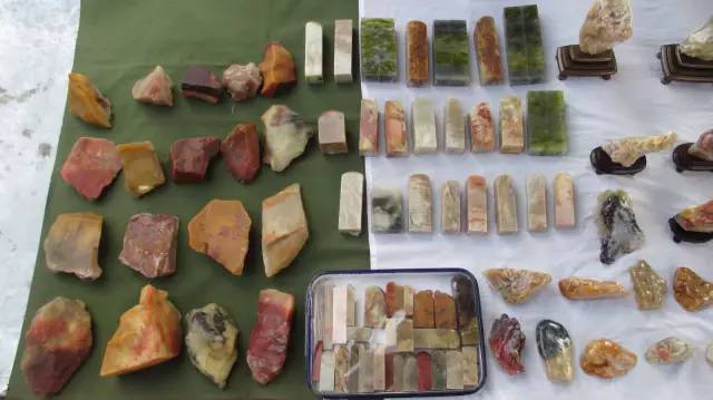 鍗氶泤鐭宠僵,鍗氶泤杞╁灞辩煶