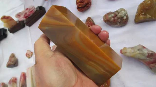 鍗氶泤鐭宠僵,鍗氶泤杞╁灞辩煶