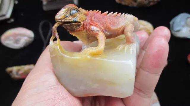 鍗氶泤鐭宠僵,鍗氶泤杞╁灞辩煶