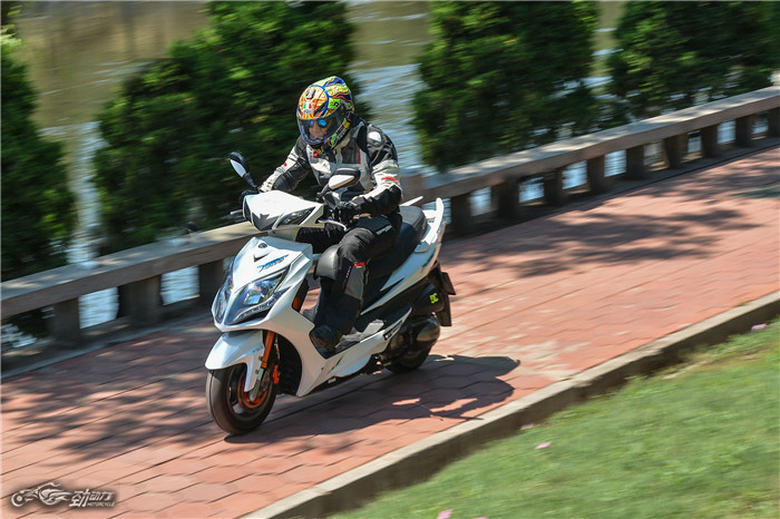 光阳racingking180评测,光阳racingx150abs测试