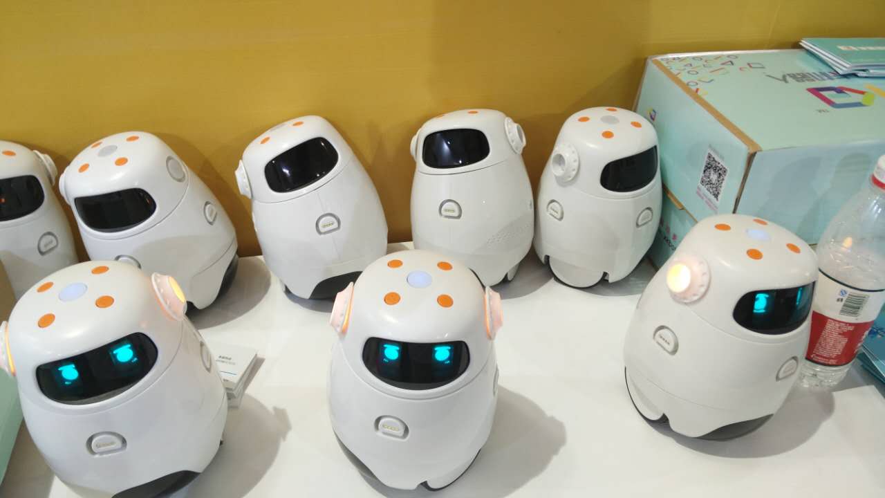 小卡机器人适合15岁初中生的玩具,小卡智能编程机器人