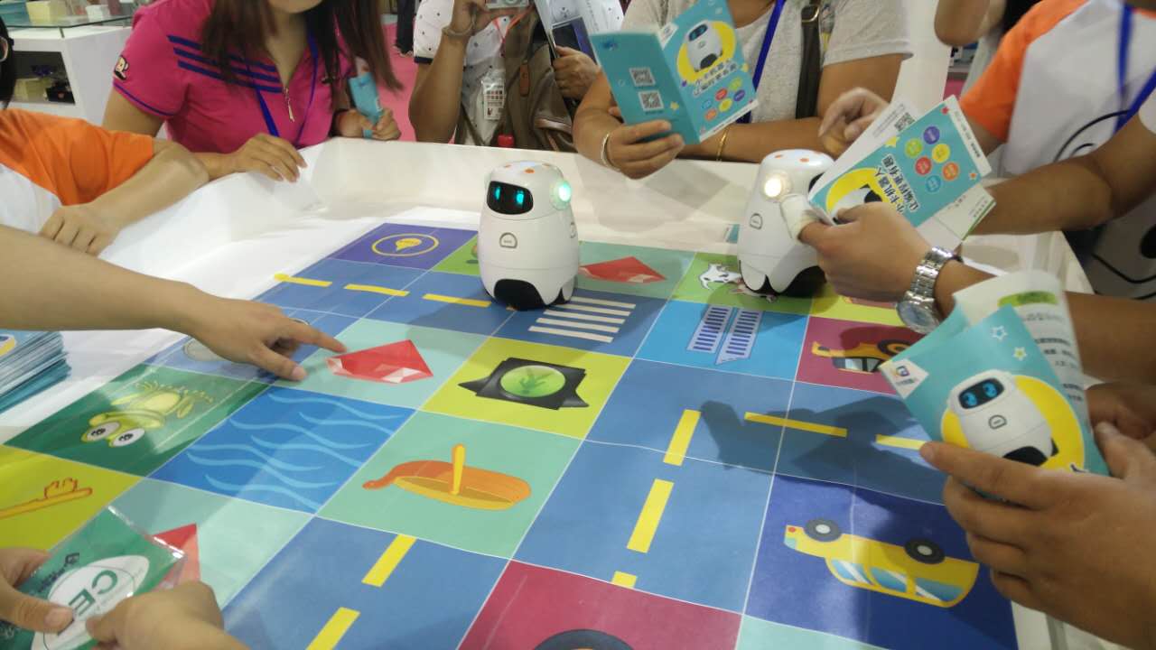 小卡机器人适合15岁初中生的玩具,小卡智能编程机器人