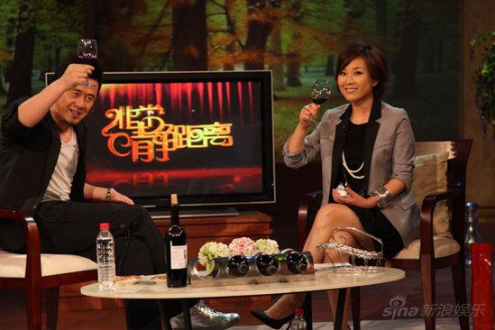 超杨澜谢娜,她才是最牛女主持,离职央视赚10亿老公竟也是大佬