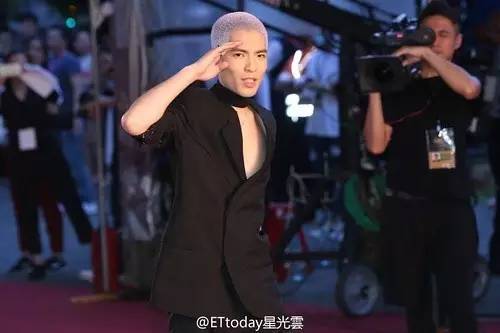 肿胀还是变胖?爱晒娃的范范又双叒叕变脸,这是要崩坏的节奏咩?