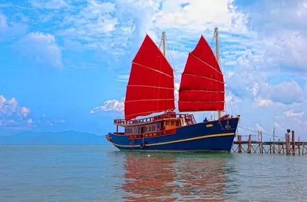 这个20年前无人知晓的小岛，现在竟然成为穷尽想象的魅惑之地！