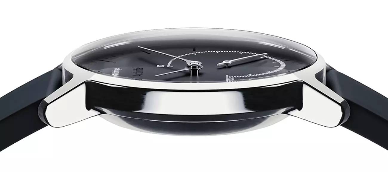 被诺基亚收购的手机系统,诺基亚品牌被诺基亚回购了吗