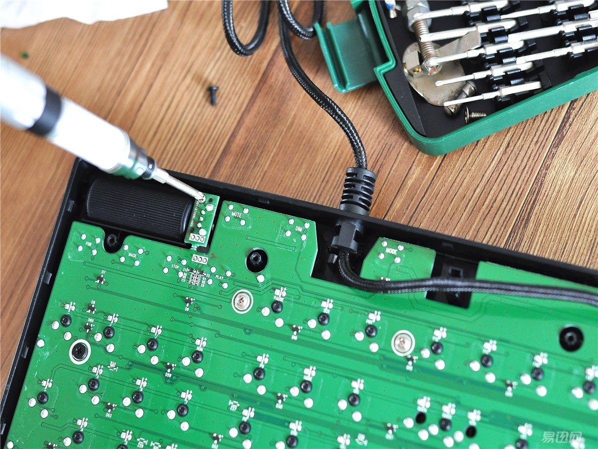 罗技g610青轴和海盗船k68青轴,罗技青轴键盘g610