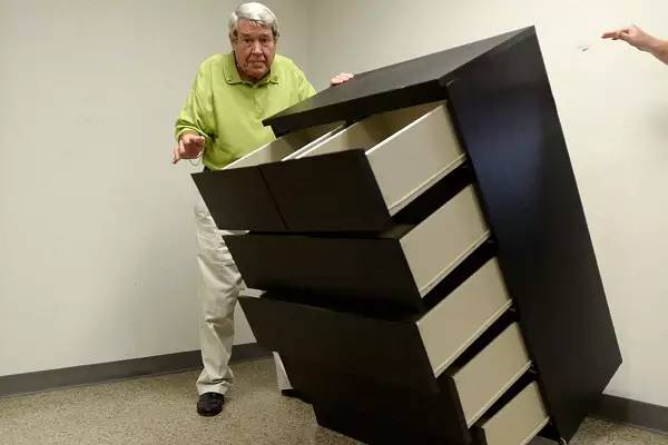 宜家儿童家具警示,宜家斗柜男童