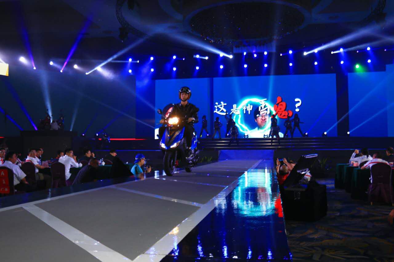 实在看不下去了,鬼马学生竟敢如此撩妹