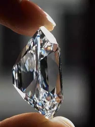 挑选钻石首饰的方法,如何挑选一个好的钻石