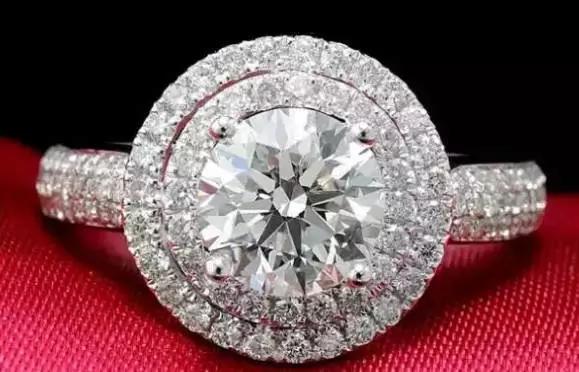 挑选钻石首饰的方法,如何挑选一个好的钻石