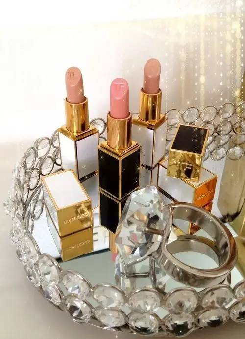 讨论|夏日出去浪我们的化妆品该背多少出门？