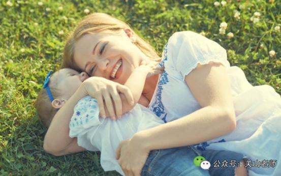 孩子身上都是小红疙瘩怎么回事,小孩身上无缘无故起了些红疙瘩