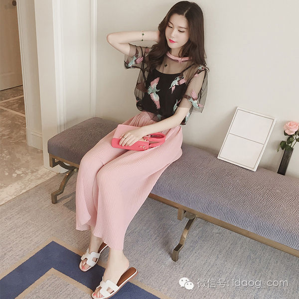 这么美丽的衣服你还在犹豫什么?