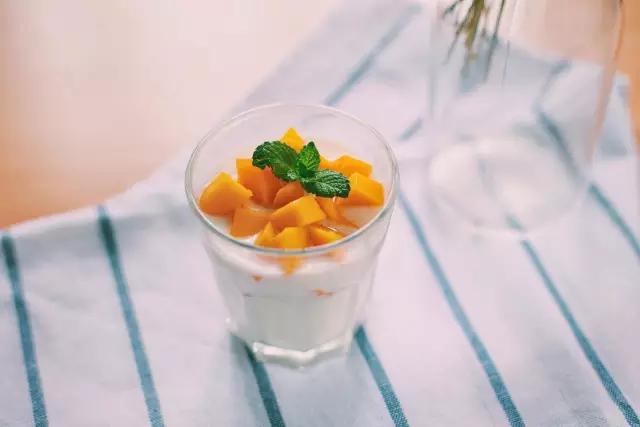 酸奶是疯了么、和谁都能有一腿、这么*交滥**真的好么?