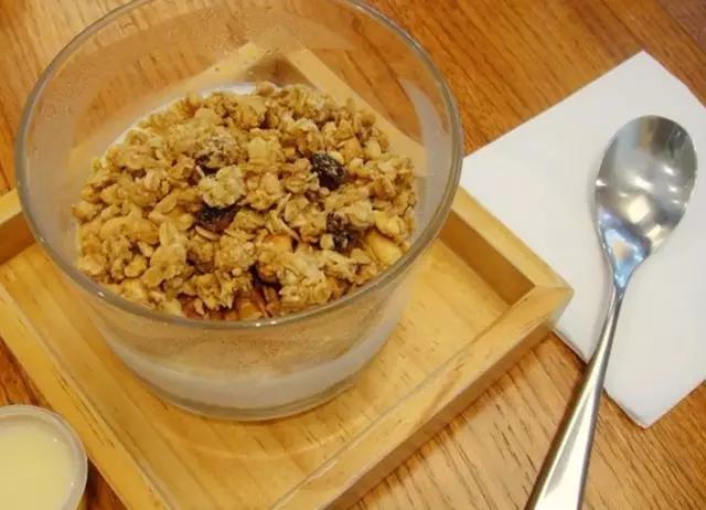 酸奶是疯了么、和谁都能有一腿、这么*交滥**真的好么?