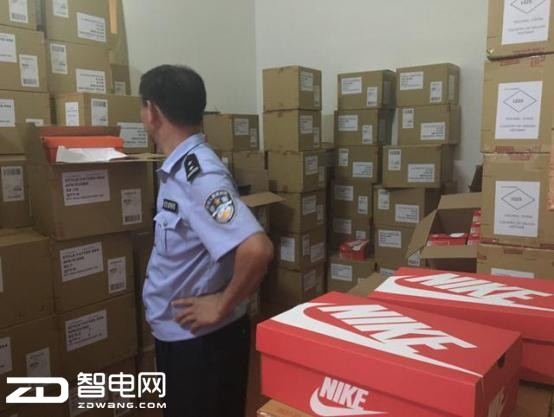 侃哥:京东假货直接打脸网友发问“疼不疼”