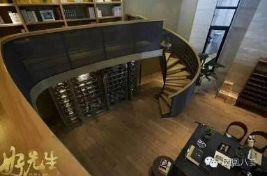 花10万订做西装，收入一半买雪茄！有一种霸道总裁叫做王耀庆