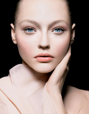 脸颊角质薄发红有血丝如何修复,红血丝的最快消除方法