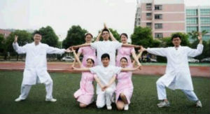 逆天改名蹭考生这些学校如何在招考季上热搜的？