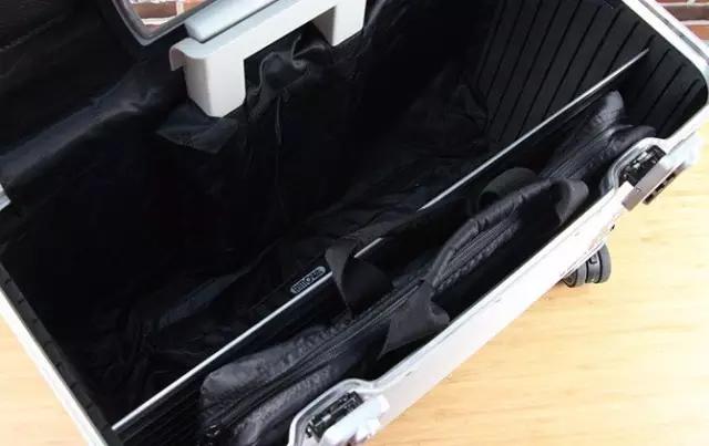 拉什么行李箱就知道你是哪个level的职场人？