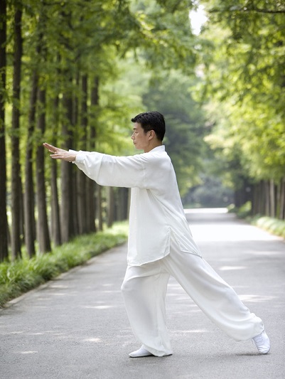 一个动作就能治疗高血压,年轻人如何通过运动治疗高血压