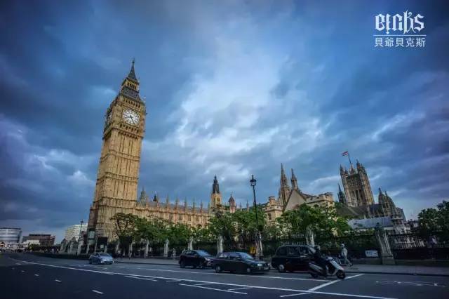 小编写完这条微信就请假去英国了,老板,这是我离英国最近的时刻