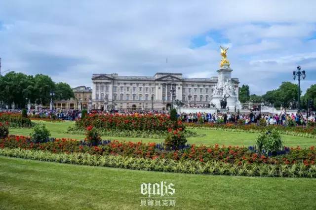 小编写完这条微信就请假去英国了,老板,这是我离英国最近的时刻