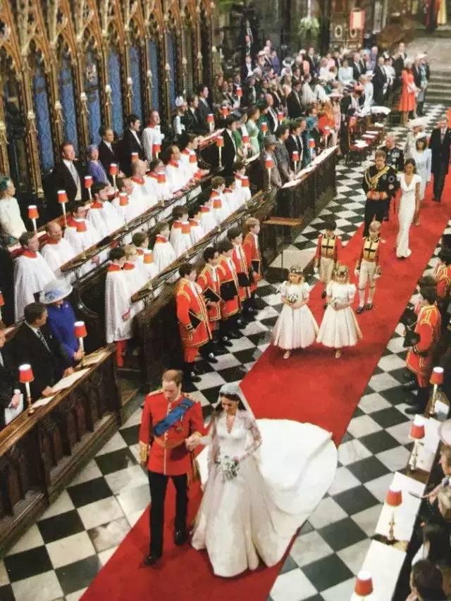 小编写完这条微信就请假去英国了,老板,这是我离英国最近的时刻