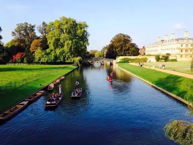 小编写完这条微信就请假去英国了,老板,这是我离英国最近的时刻