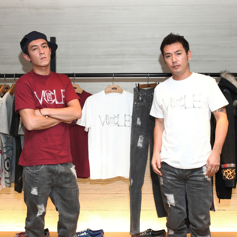 郑恺王嘉尔潮牌,余文乐开的潮牌店