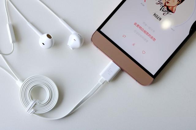 乐2与乐2pro有什么区别,乐2pro发布价