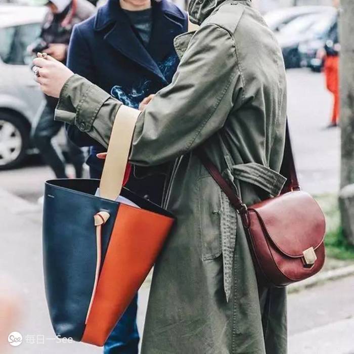 100个值得买的包包品牌,今年很流行宽肩带包包