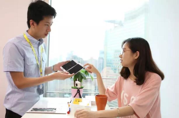 加速度黄松炳：放弃线下1亿多营收的13家门店，转型做手机维修