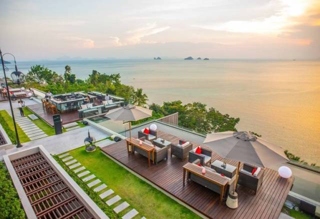 这个20年前无人知晓的小岛，现在竟然成为穷尽想象的魅惑之地！