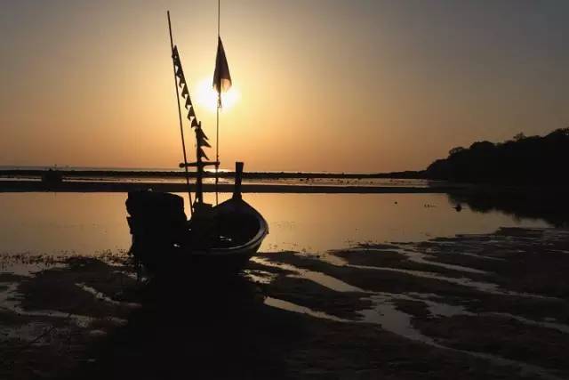 这个20年前无人知晓的小岛，现在竟然成为穷尽想象的魅惑之地！