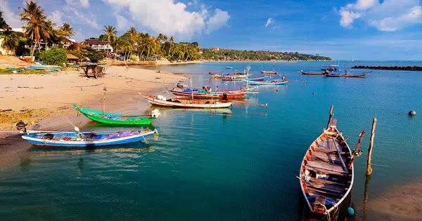 这个20年前无人知晓的小岛，现在竟然成为穷尽想象的魅惑之地！