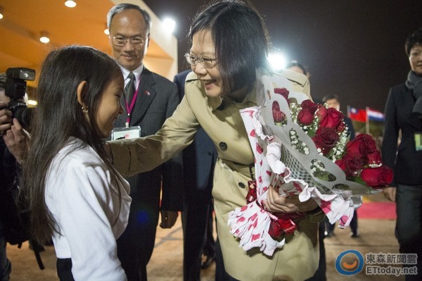 “重要位置”观礼靠P图?蔡英文“外交首秀”尴尬不止一点点