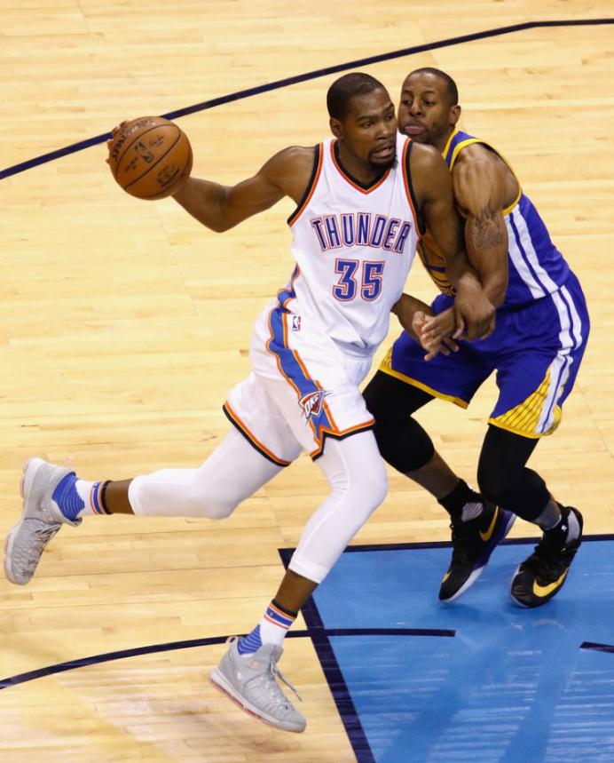 kd签名鞋出到第几代了,你心目中kd最佳球鞋是哪双