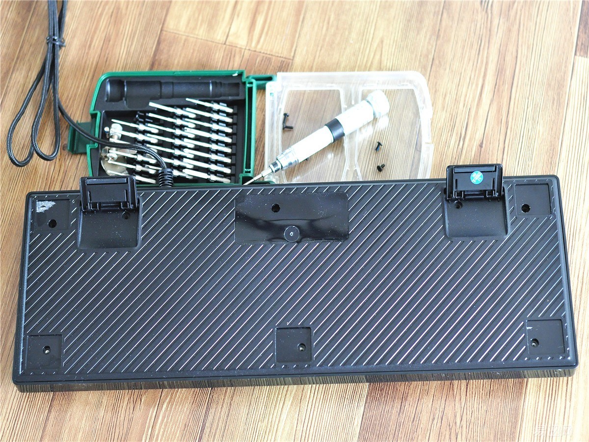 罗技g610青轴和海盗船k68青轴,罗技青轴键盘g610