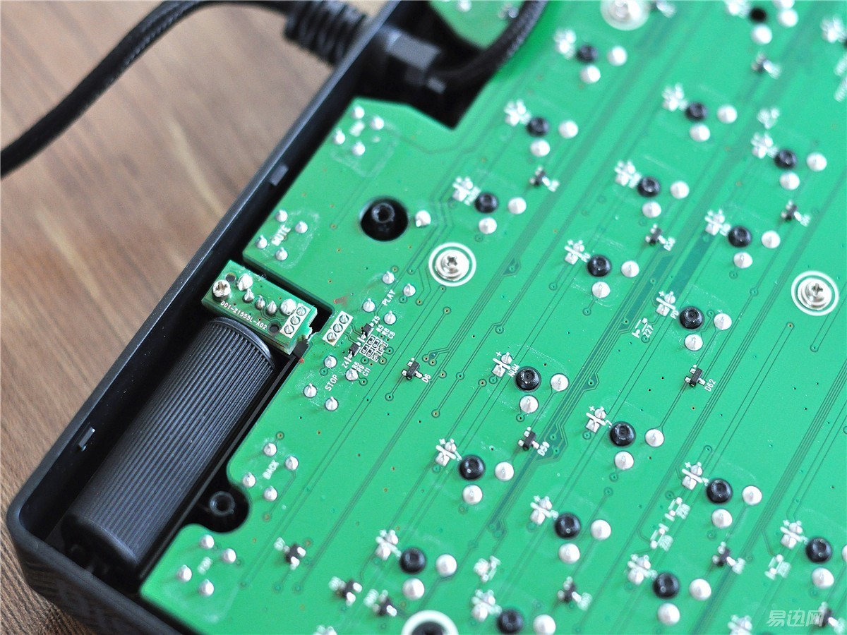 罗技g610青轴和海盗船k68青轴,罗技青轴键盘g610