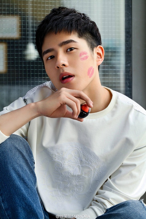 女为悦己者容出自哪里,女为悦己者容化妆品